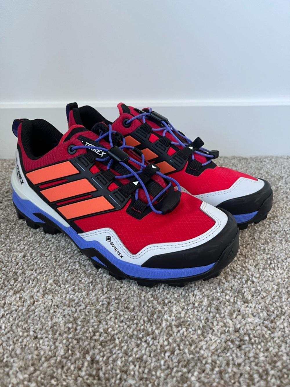 Adidas Womens Terrex Sky Chaser Gore-Tex Trail Shoes - W size 6.5 - Like new